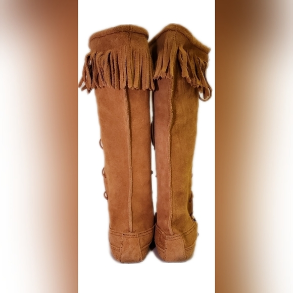 Minnetonka Moccasin Boots - Picture 12 of 13